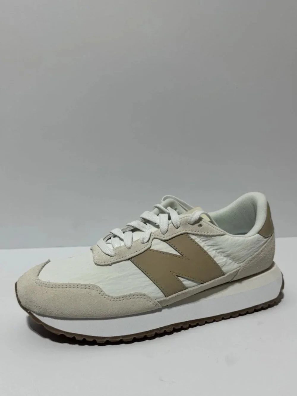 New Balance Womens 237 Sneakers White Size 10B